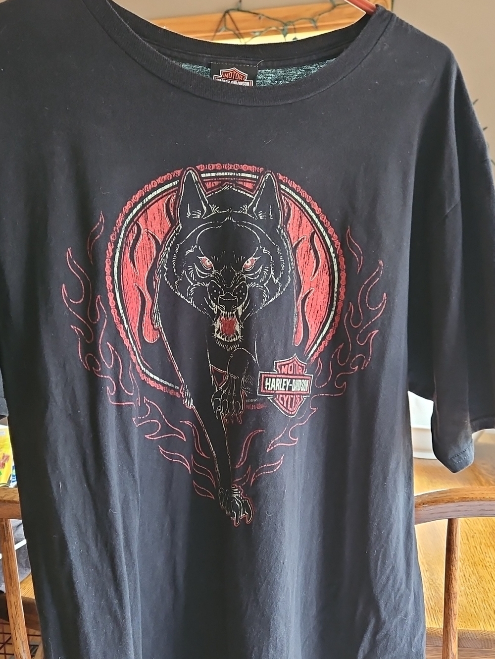 Harley-Davidson Black Tee with Red Wolf Graphic XL